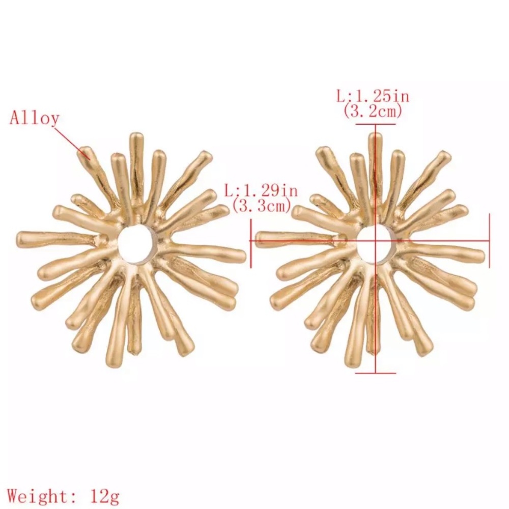 Luxe Gold Star Burst Sun Minimalist Stud Earring - Picture 4 of 5